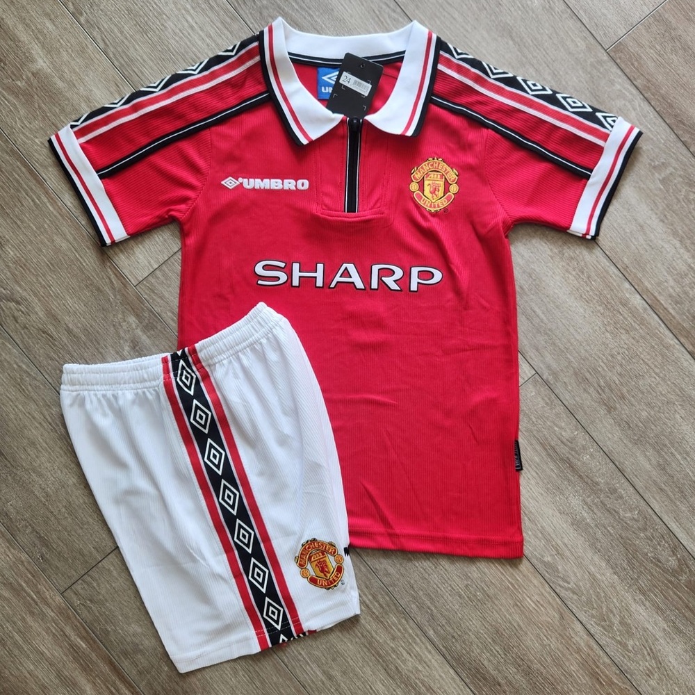 Manchester United Beckham 7 Retro set for kids - Picture 2 of 6
